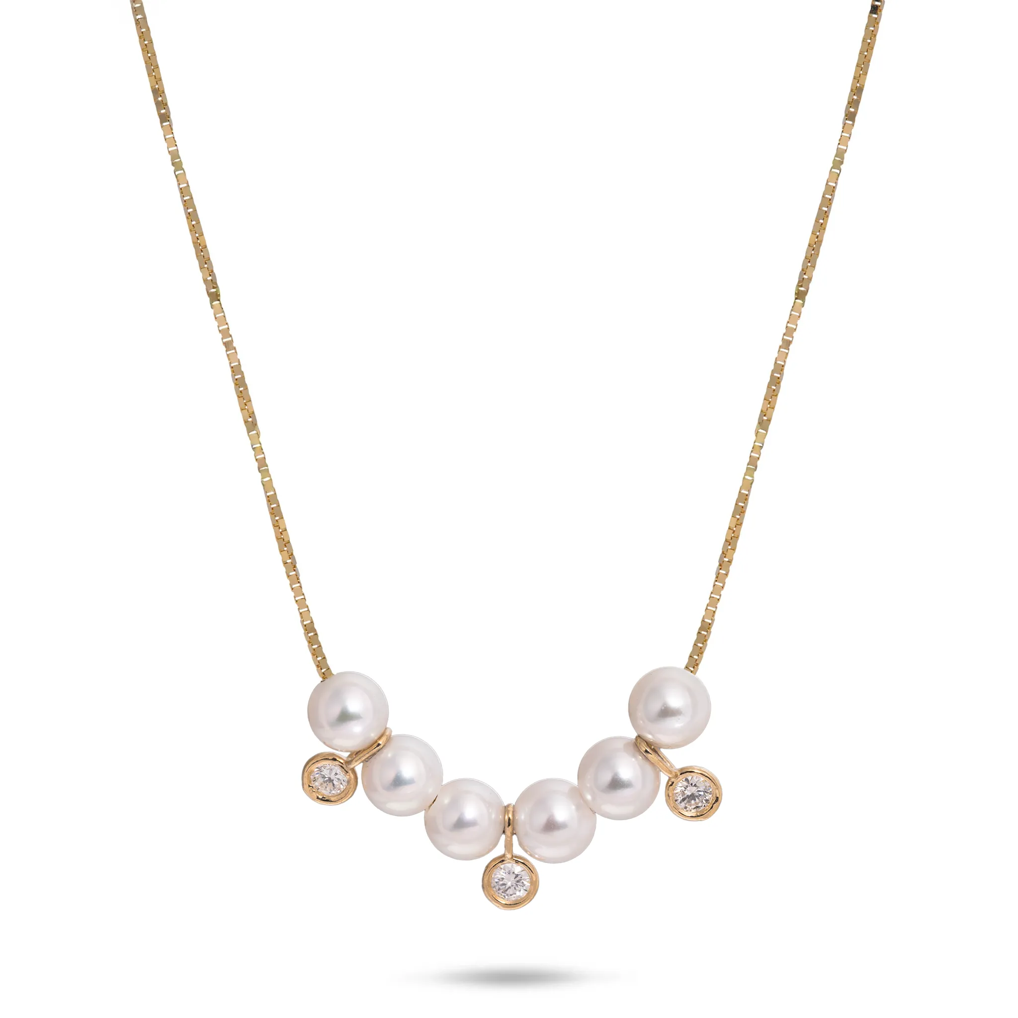 16-18" Adjustable Akoya White Pearl Necklace in Gold with Diamonds - 4.5-5mm