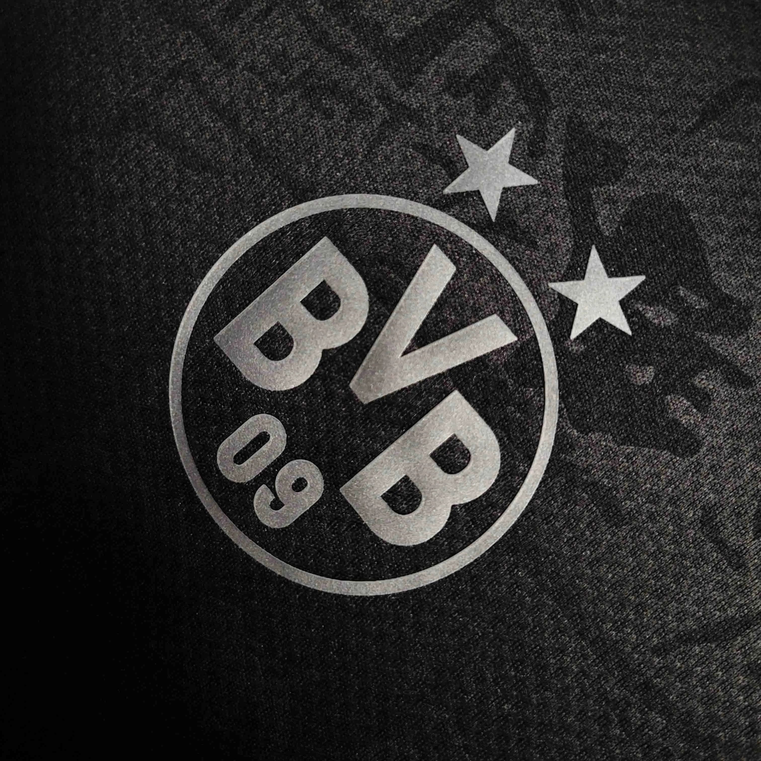 Camisa Borussia Dortmund Edio Especial Blackout 22/23 - Verso - Retr football fan face paint