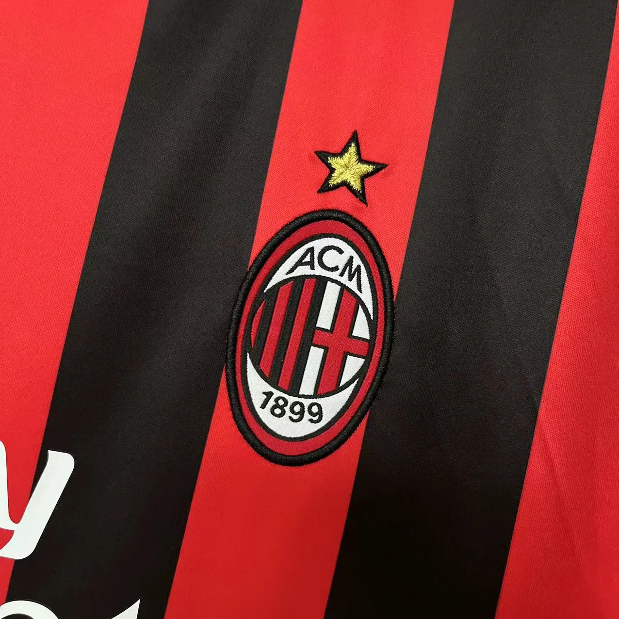 Camisa Milan I 17/18 - Verso - Retr football fan face paint