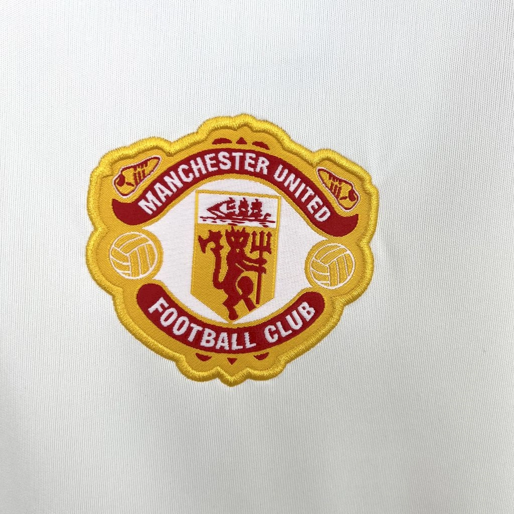 Camisa Manchester United Edio Especial Adidas Originals 24/25 - Verso - Torcedor football fan flags