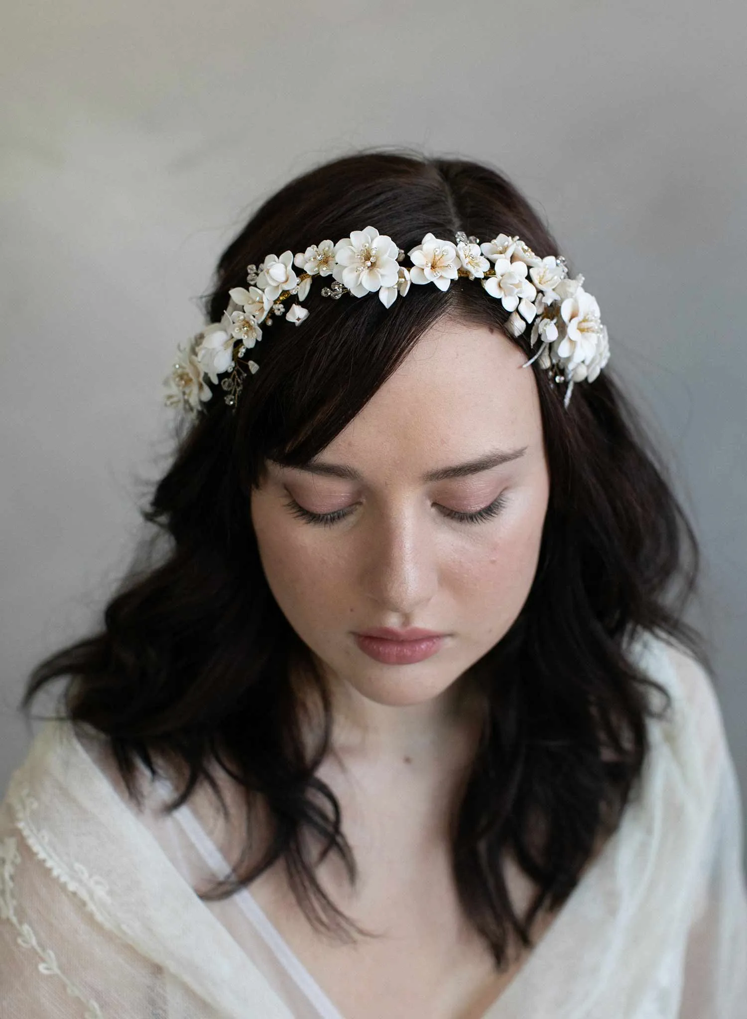 Creamy blossom hair vine - Style #942