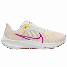 Entertainment Women's Nike Pegasus 40 Hats
