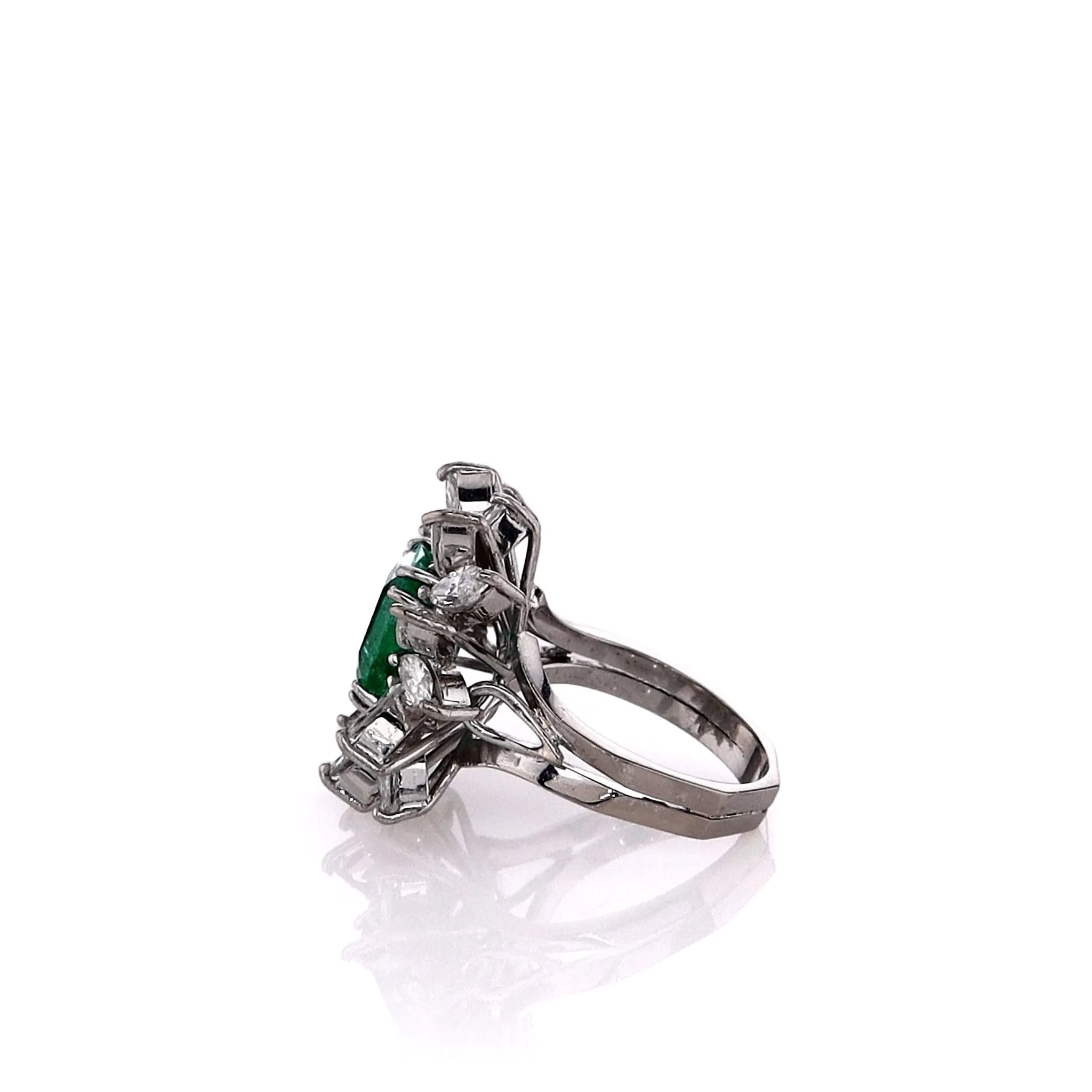 Estate 18k White Gold Star Burst Design Emerald and Diamond Split Shank Ring