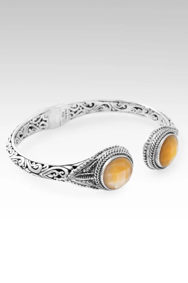 Everblooming Enchantment Tip-to-Tip Bracelet? in Yellow Mother of Pearl