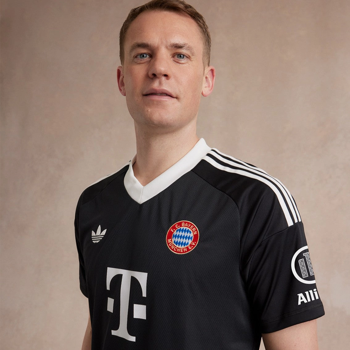 football fan flags Camisa Bayern de Munique Goleiro 24/25 - Verso - Torcedor