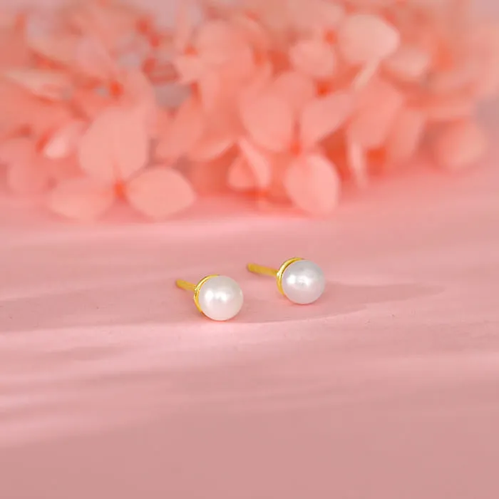Gold Pearl-fect Studs