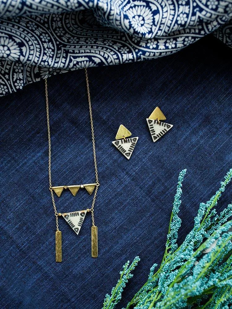 Oblique Triangle Necklace - Gold