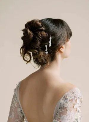 Petite Daisies bobby pins - Style #2506