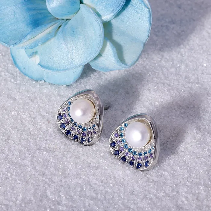 Silver Pearl in a Shell Stud Earrings
