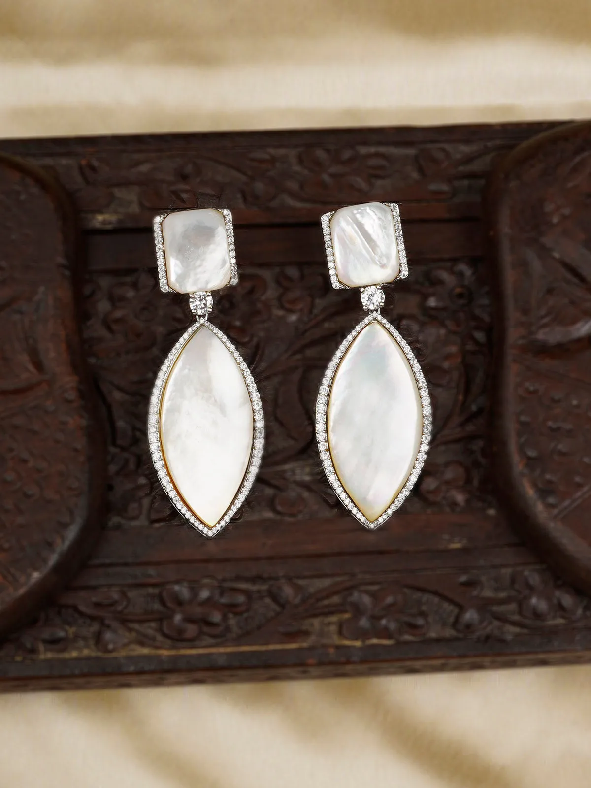 White Color Silver Plated Contemporary Earrings - CC-EAR11
